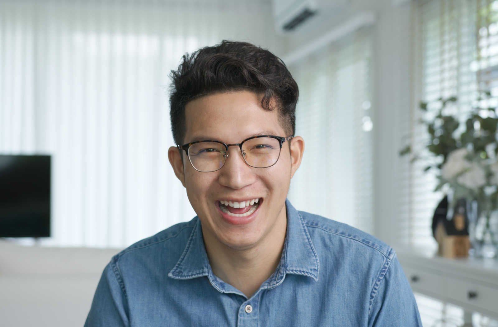 https://eyelaboptometry.com/wp-content/uploads/2022/10/What-Are-Asian-Fit-Glasses-Hero.jpg